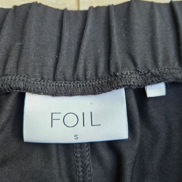 Foil brand slouchy tapered black pants size small oversized and comfortable - Picture 4 of 10